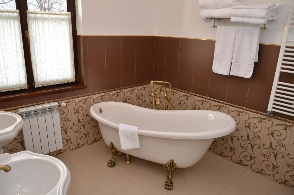 Chateau Royal Hotel Berezovka  Habitación foto