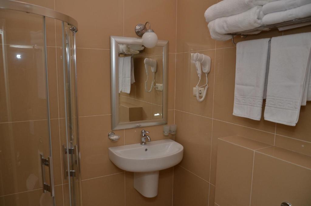 Chateau Royal Hotel Berezovka  Habitación foto