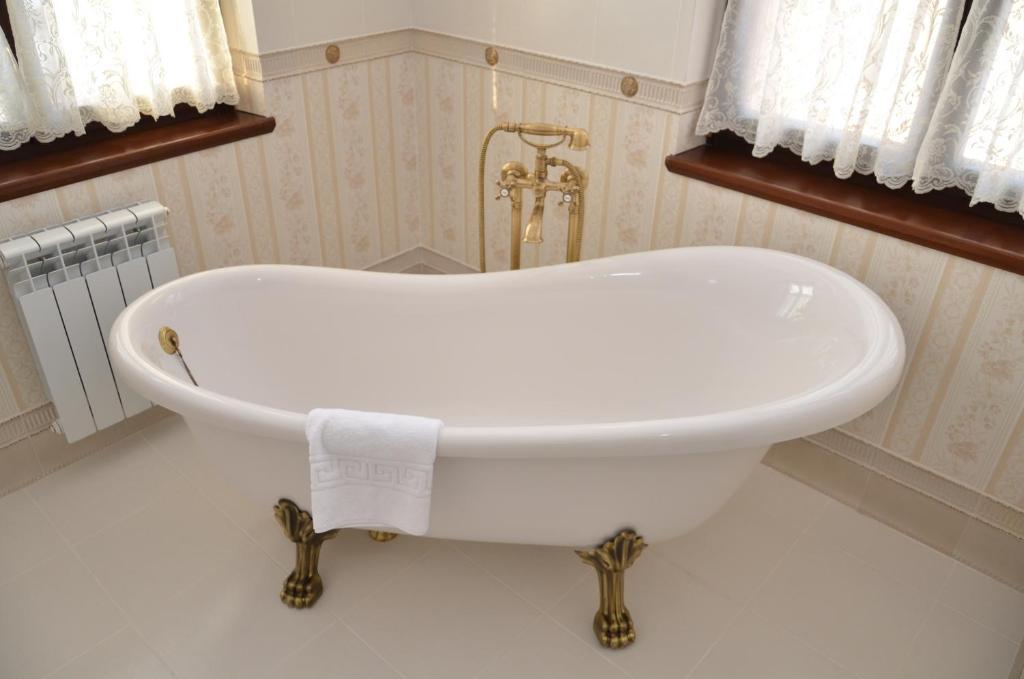 Chateau Royal Hotel Berezovka  Habitación foto